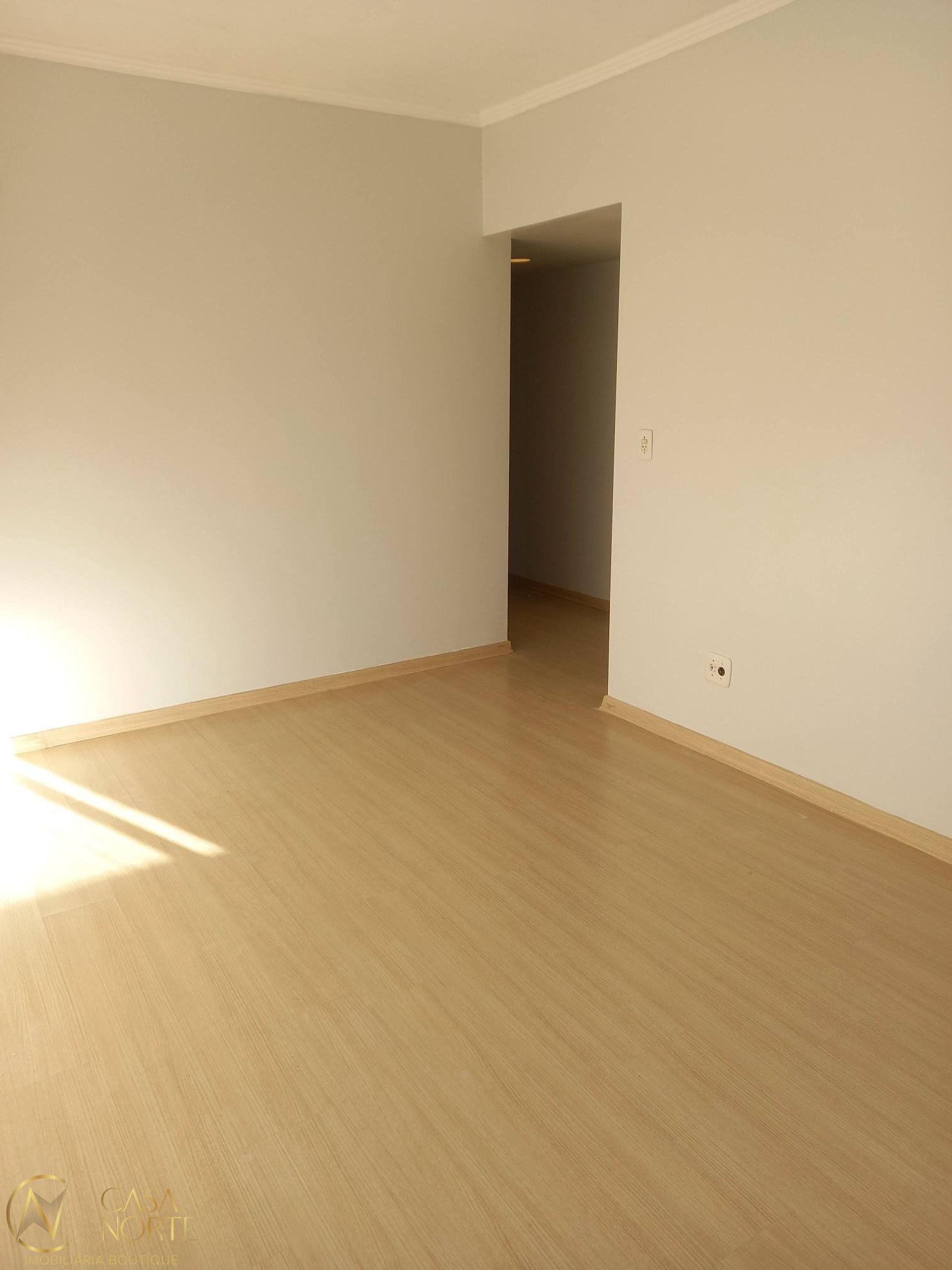 Apartamento à venda com 2 quartos, 78m², 1 vaga, Rua João Guimarães no bairro Santa Cecília em Porto Alegre
