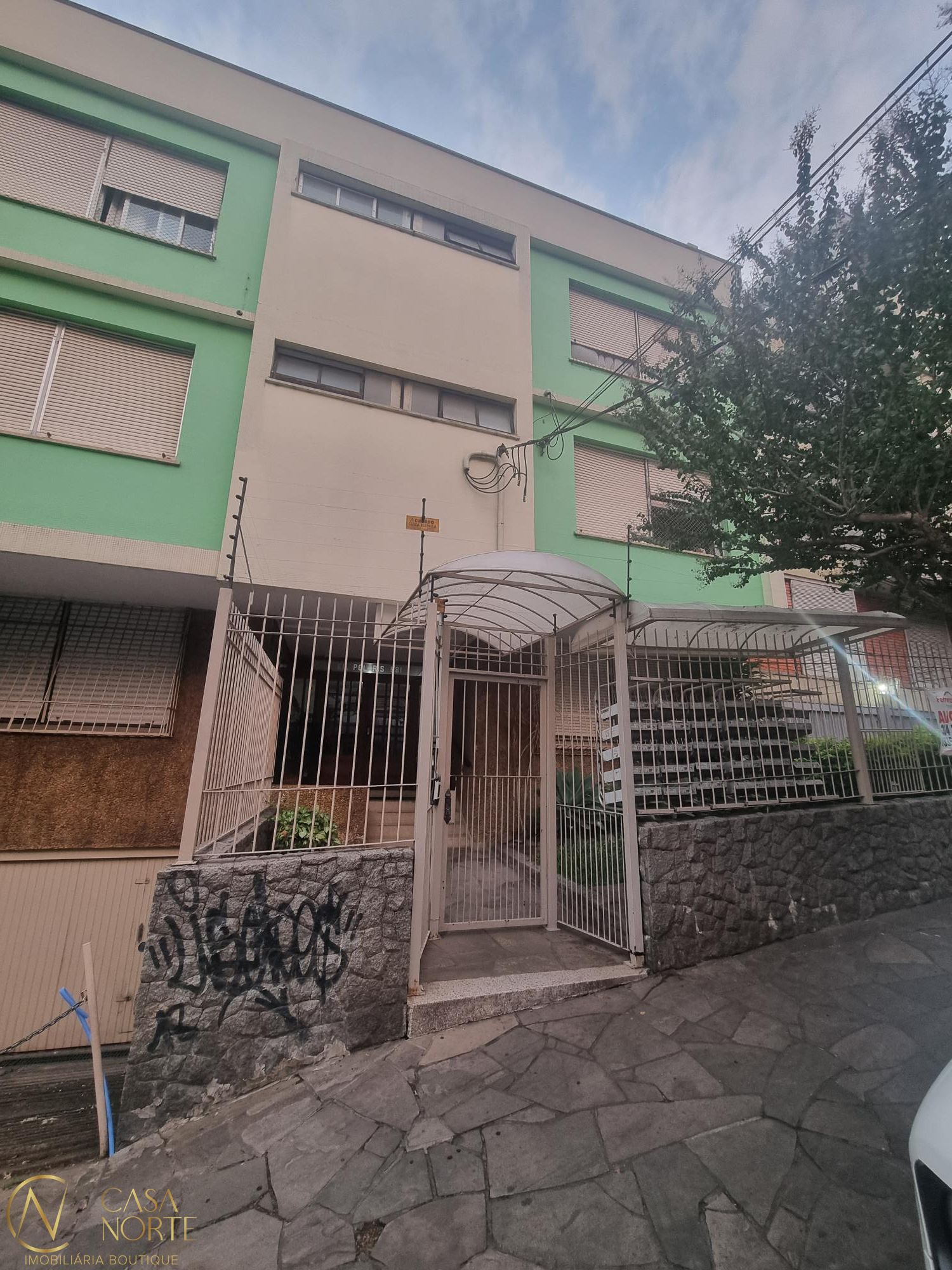 Apartamento à venda com 1 quarto, 27m², Rua Santo Antônio no bairro Floresta em Porto Alegre