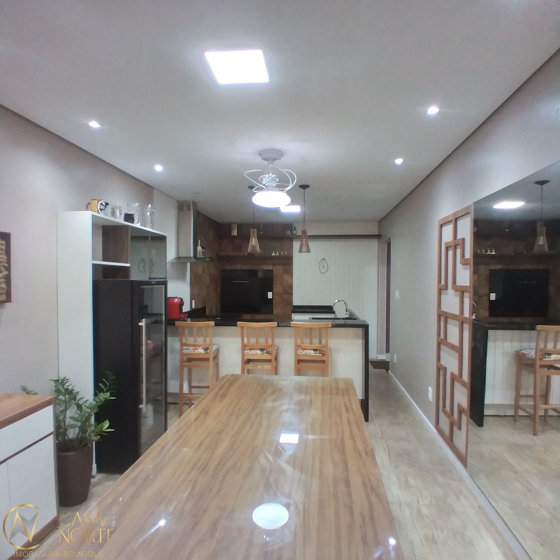 Casa à venda com 3 quartos, 142m², 1 suíte, 2 vagas, Rua Carlos de Britto Velho no bairro Parque Santa Fé em Porto Alegre