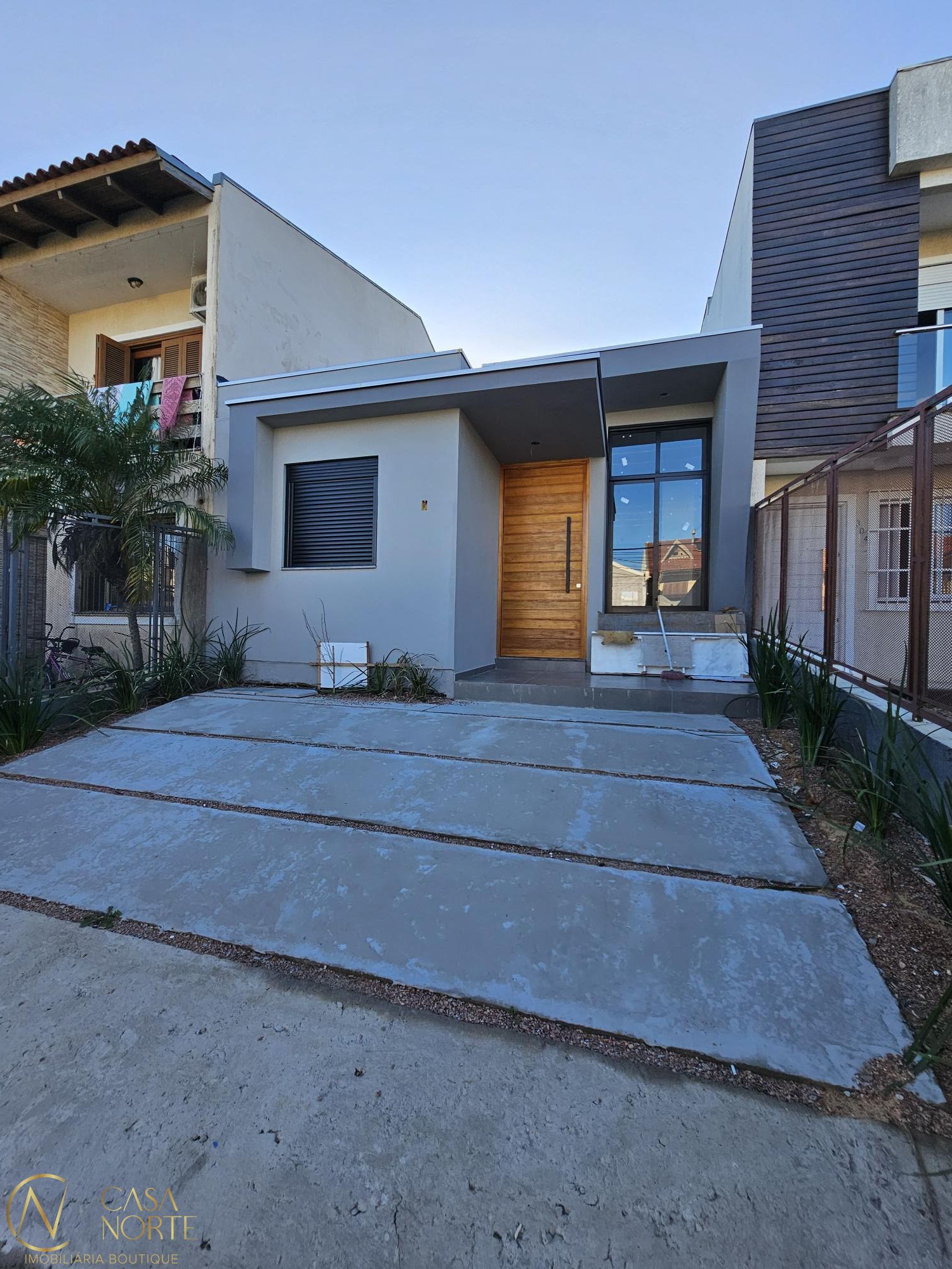 Casa à venda com 3 quartos, 80m², 1 suíte, 2 vagas, Rua Luzinete Alves Aragon no bairro Hípica em Porto Alegre