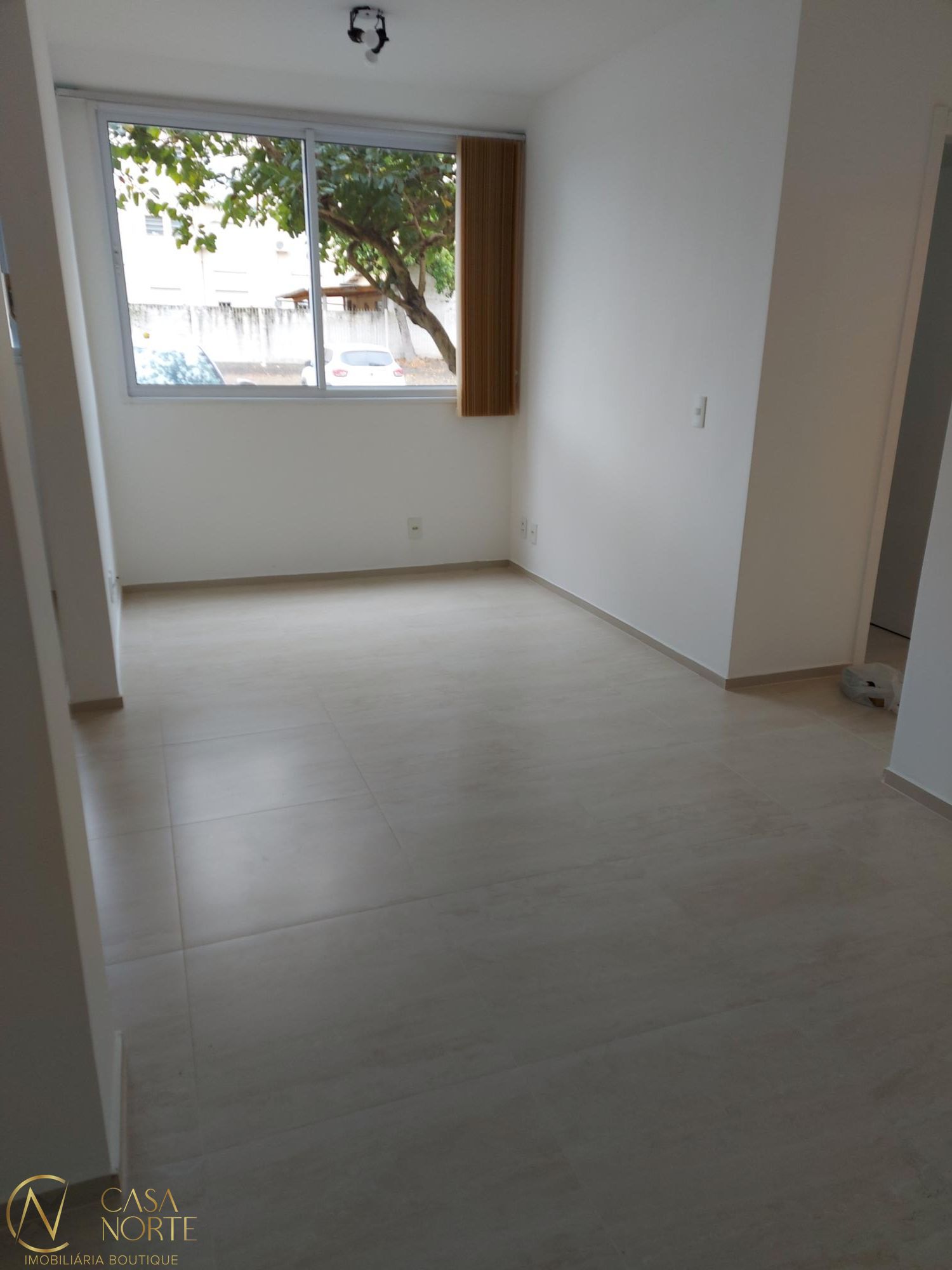 Apartamento à venda com 2 quartos, 45m², 1 vaga, Avenida Juca Batista no bairro Cavalhada em Porto Alegre