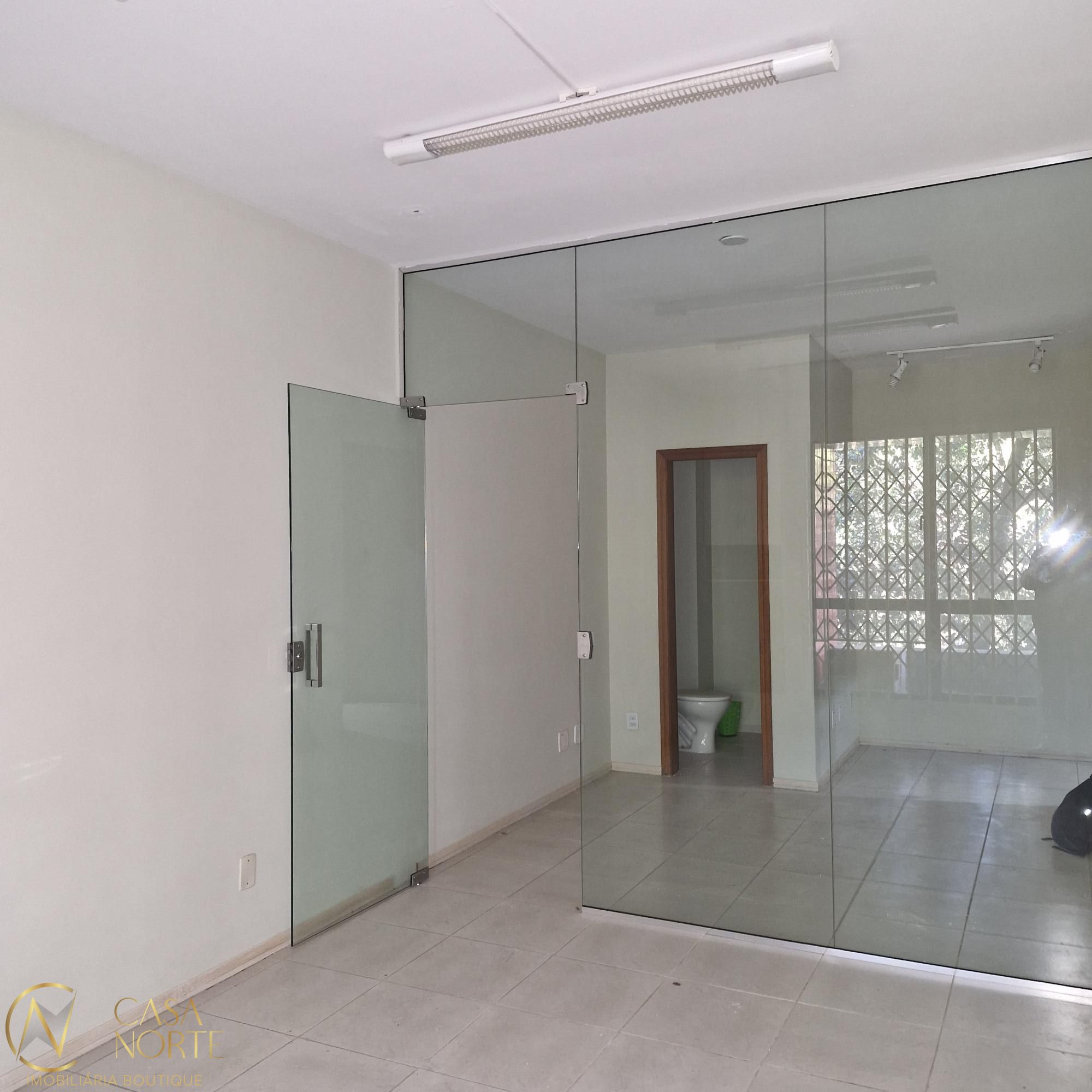 Sala Comercial à venda com 1 quarto, 34m², 1 vaga, Rua Felipe Neri no bairro Auxiliadora em Porto Alegre
