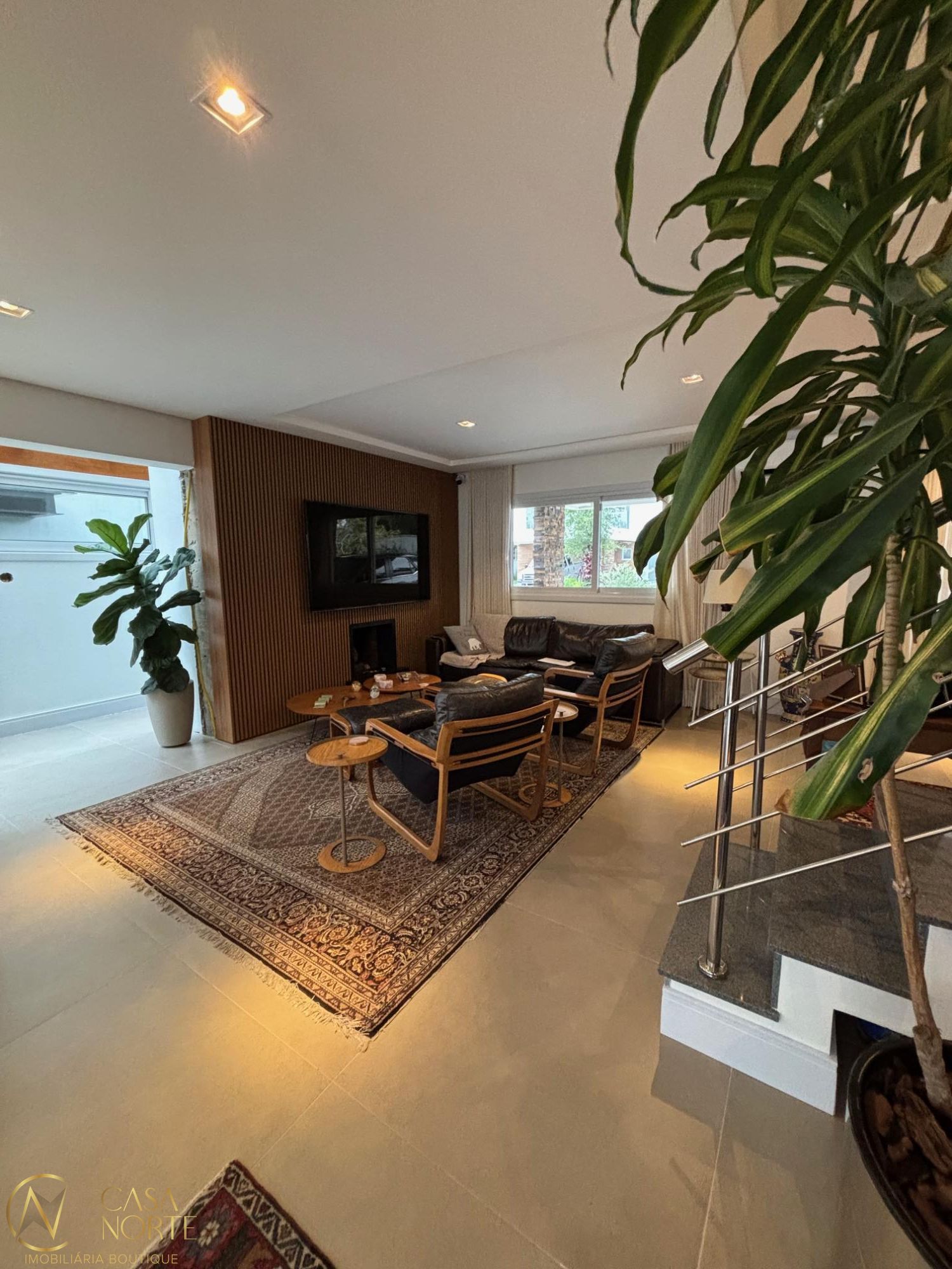 Casa de Condomínio à venda com 3 quartos, 295m², 4 suítes, 2 vagas, Avenida Coronel Marcos no bairro Pedra Redonda em Porto Alegre