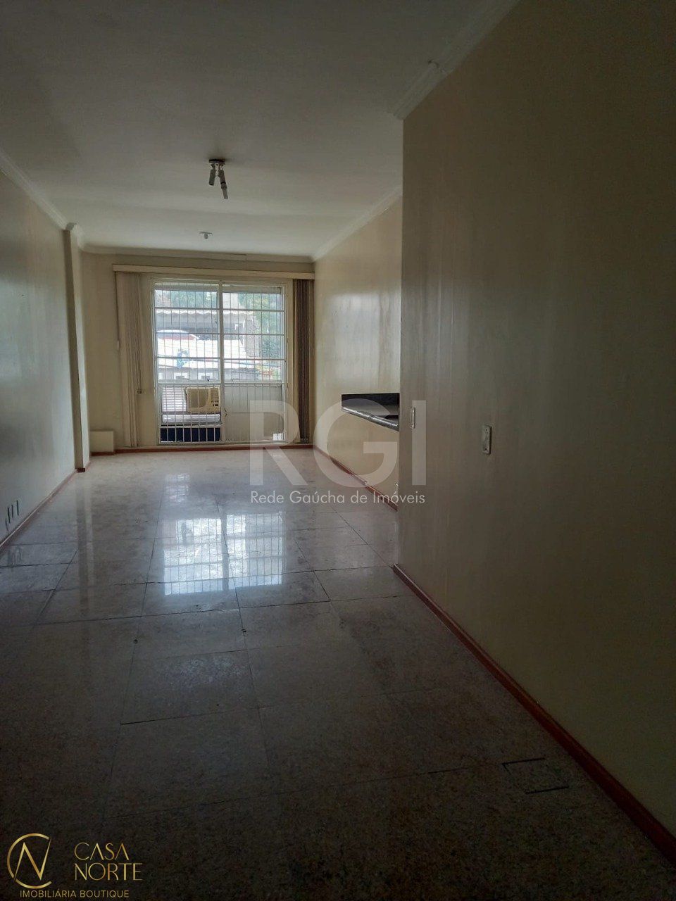Sala Comercial à venda , 39m², Rua Quintino Bocaiuva no bairro Floresta em Porto Alegre