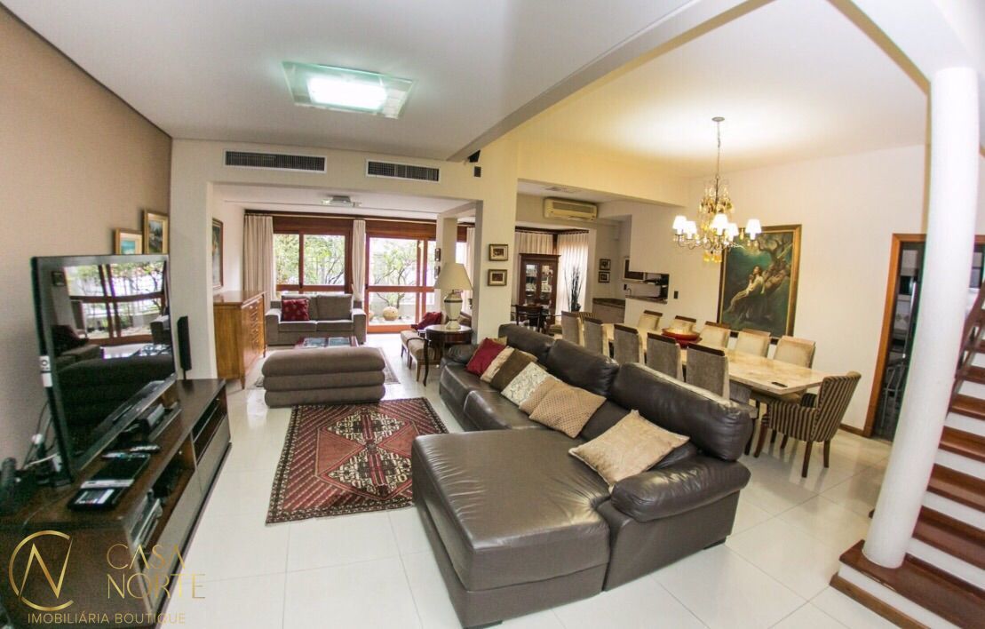 Casa de Condomínio à venda com 6 quartos, 520m², 2 suítes, 4 vagas, Rua Gustavo Schmidt no bairro Três Figueiras em Porto Alegre