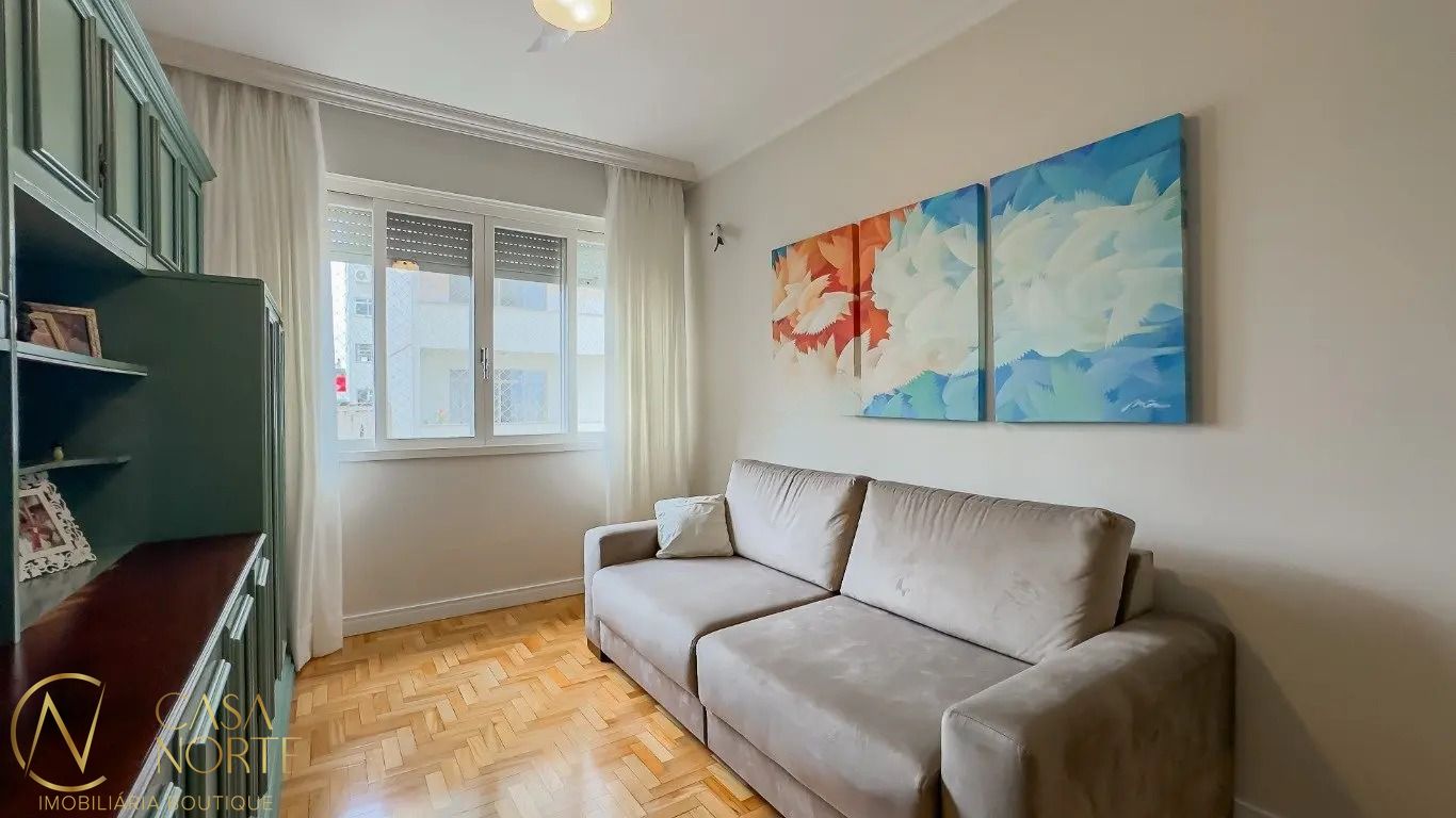 Apartamento à venda com 3 quartos, 169m², 2 suítes, 1 vaga, Rua Garibaldi no bairro Independência em Porto Alegre