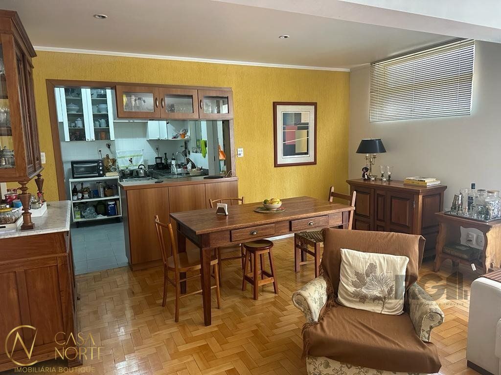 Apartamento à venda com 3 quartos, 110m², 1 suíte, 1 vaga, Rua Doutor Vale no bairro Floresta em Porto Alegre