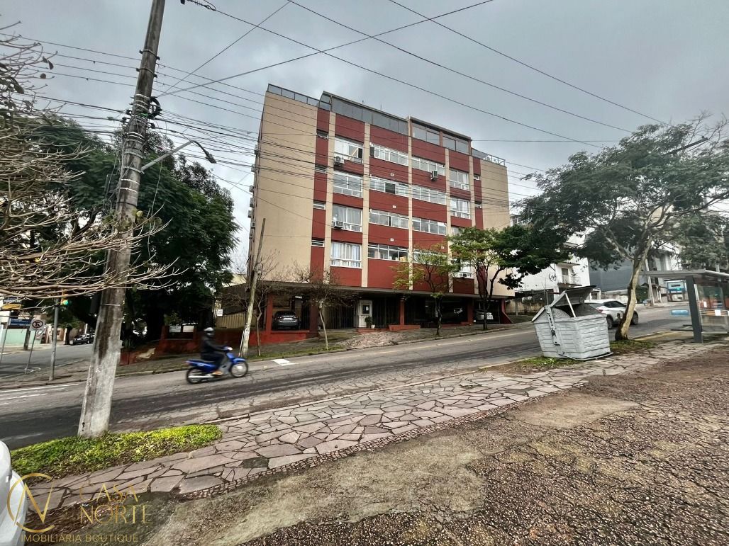 Apartamento à venda com 2 quartos, 69m², 1 vaga, Avenida Cristóvão Colombo no bairro Higienópolis em Porto Alegre