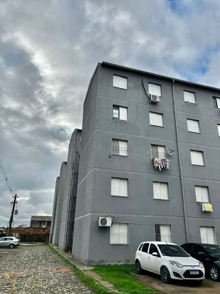 Apartamento à venda com 2 quartos, 39m², 1 vaga, Rua dos Maias no bairro Rubem Berta em Porto Alegre