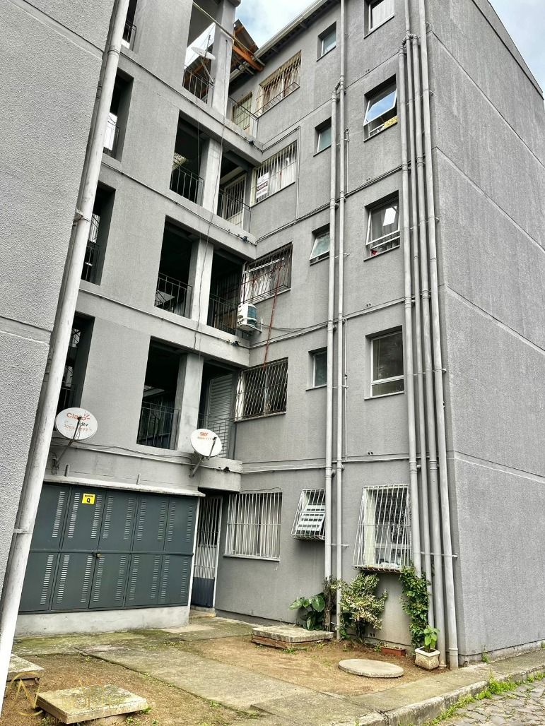 Apartamento à venda com 2 quartos, 39m², 1 vaga, Rua dos Maias no bairro Rubem Berta em Porto Alegre