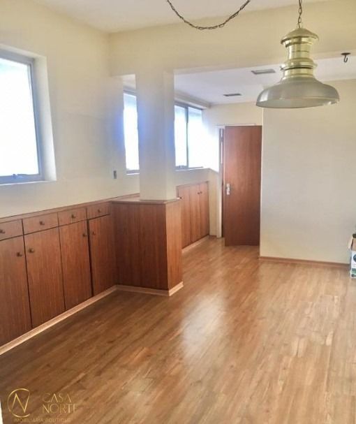Sala Comercial à venda , 37m², 2 vagas, Rua Sport Club São José no bairro Passo da Areia em Porto Alegre