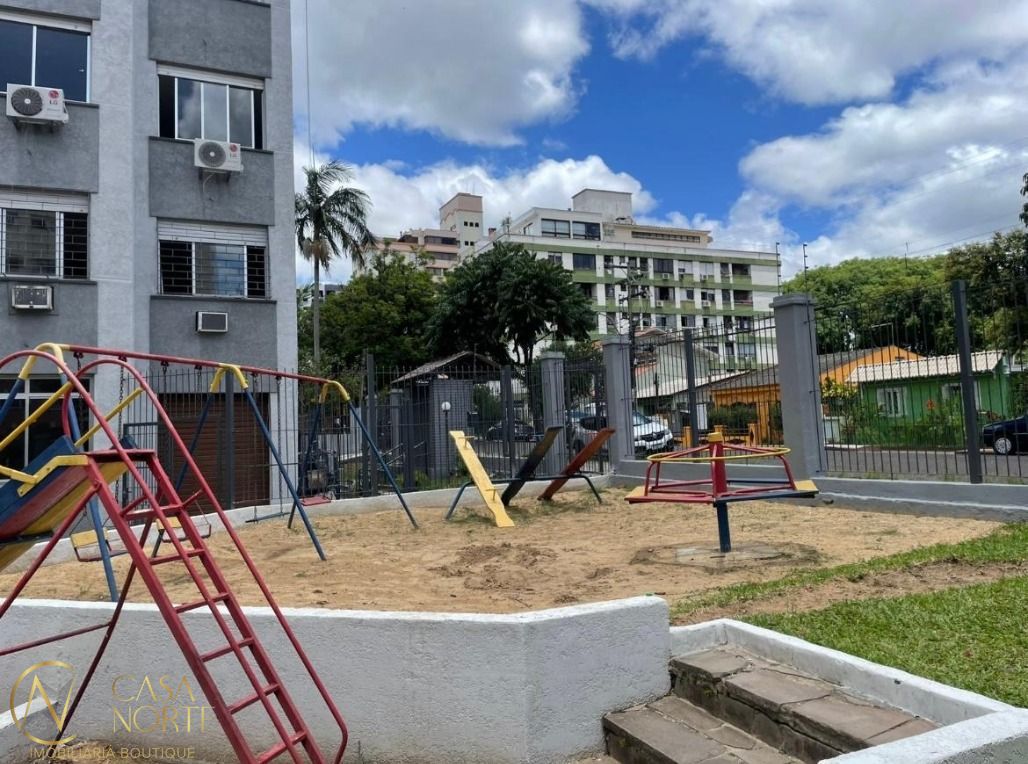 Apartamento à venda com 2 quartos, 58m², 1 vaga, Rua Alberto Silva no bairro Vila Ipiranga em Porto Alegre