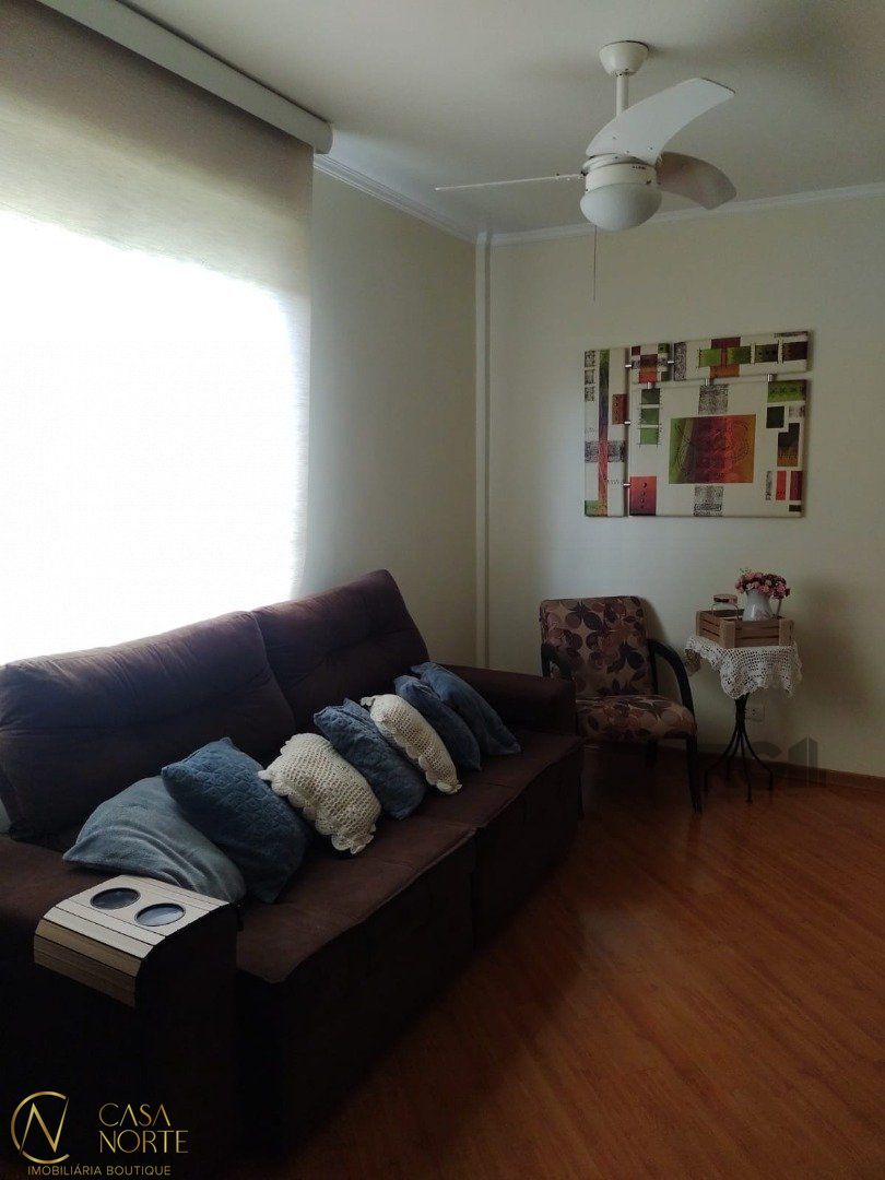 Apartamento à venda com 3 quartos, 65m², 1 vaga, Rua Doutor Pio Fiori de Azevedo no bairro Vila Nova em Porto Alegre