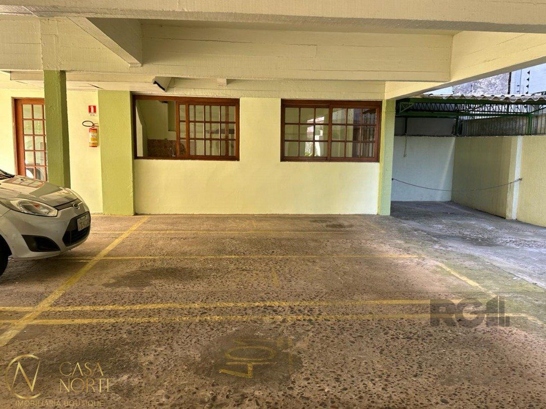 Apartamento à venda com 2 quartos, 54m², 1 vaga, Rua Professor Guerreiro Lima no bairro Partenon em Porto Alegre