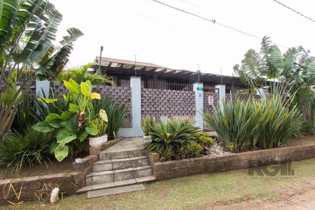 Casa à venda com 3 quartos, 161m², 1 suíte, 2 vagas, Estrada Maria Altina no bairro Hípica em Porto Alegre