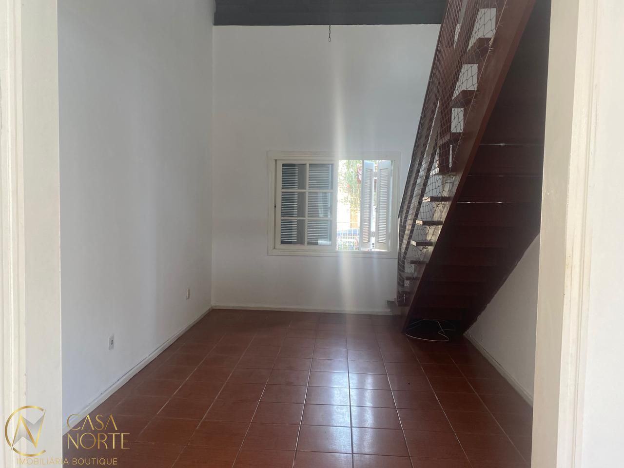 Casa à venda com 3 quartos, 215m², 1 suíte, 2 vagas, Rua Álvaro Pedro da Rosa no bairro Aberta dos Morros em Porto Alegre