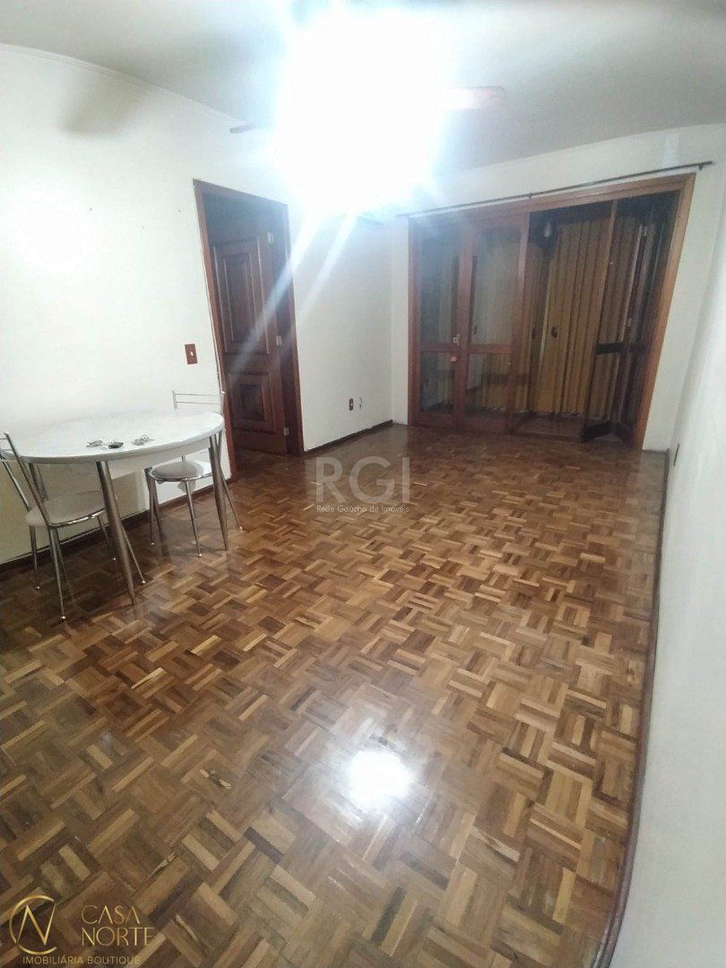 Apartamento à venda com 3 quartos, 99m², 1 vaga, Avenida Pernambuco no bairro Navegantes em Porto Alegre