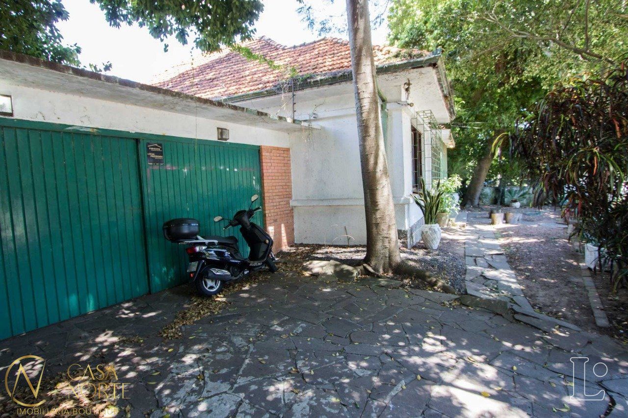 Terreno à venda  com 561m², Rua Chavantes no bairro Vila Assunção em Porto Alegre