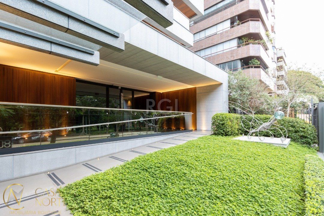 Apartamento à venda com 3 quartos, 256m², 3 suítes, 3 vagas, Rua Comendador Caminha no bairro Moinhos de Vento em Porto Alegre
