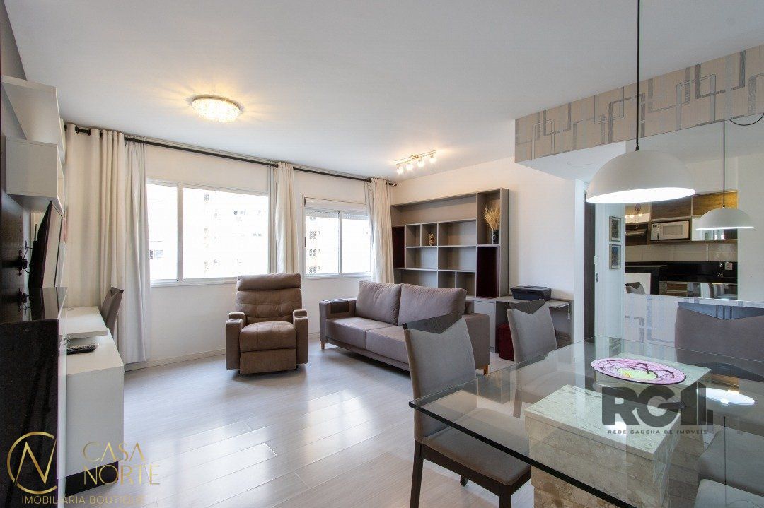 Apartamento à venda com 2 quartos, 66m², 1 suíte, 1 vaga, Avenida Bento Gonçalves no bairro Partenon em Porto Alegre