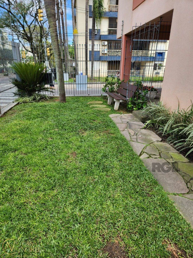 Apartamento à venda com 2 quartos, 61m², Rua São Benedito no bairro Jardim do Salso em Porto Alegre