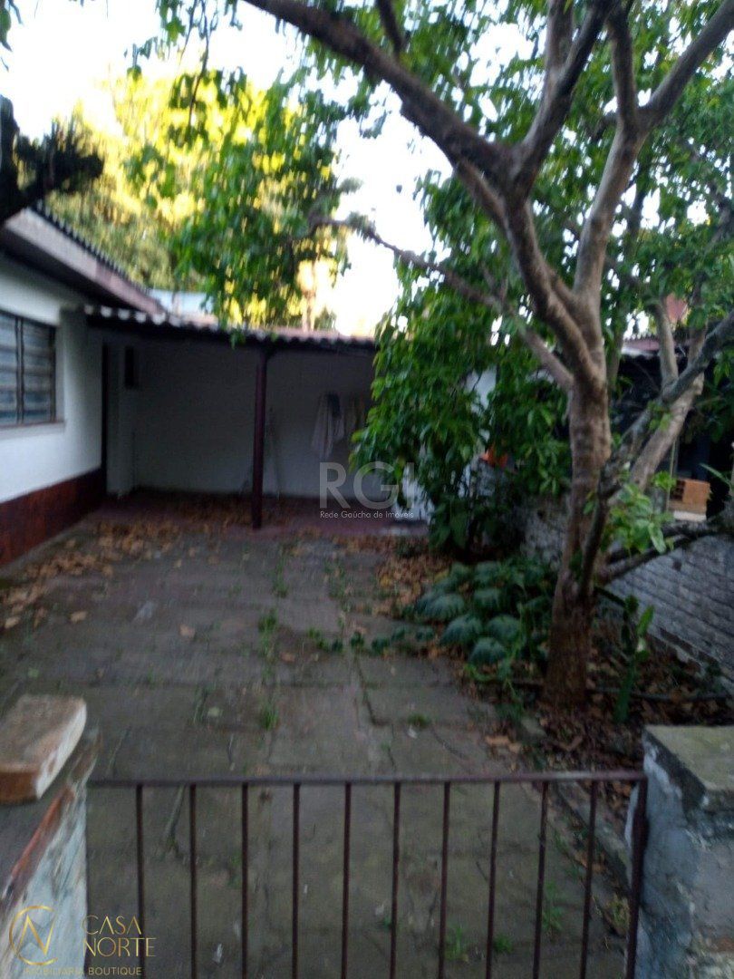 Casa à venda com 2 quartos, 240m², Rua Jorge Mello Guimaraes no bairro Belém Novo em Porto Alegre