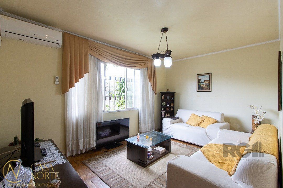 Casa à venda com 3 quartos, 120m², 3 vagas, Rua Landel de Moura no bairro Tristeza em Porto Alegre