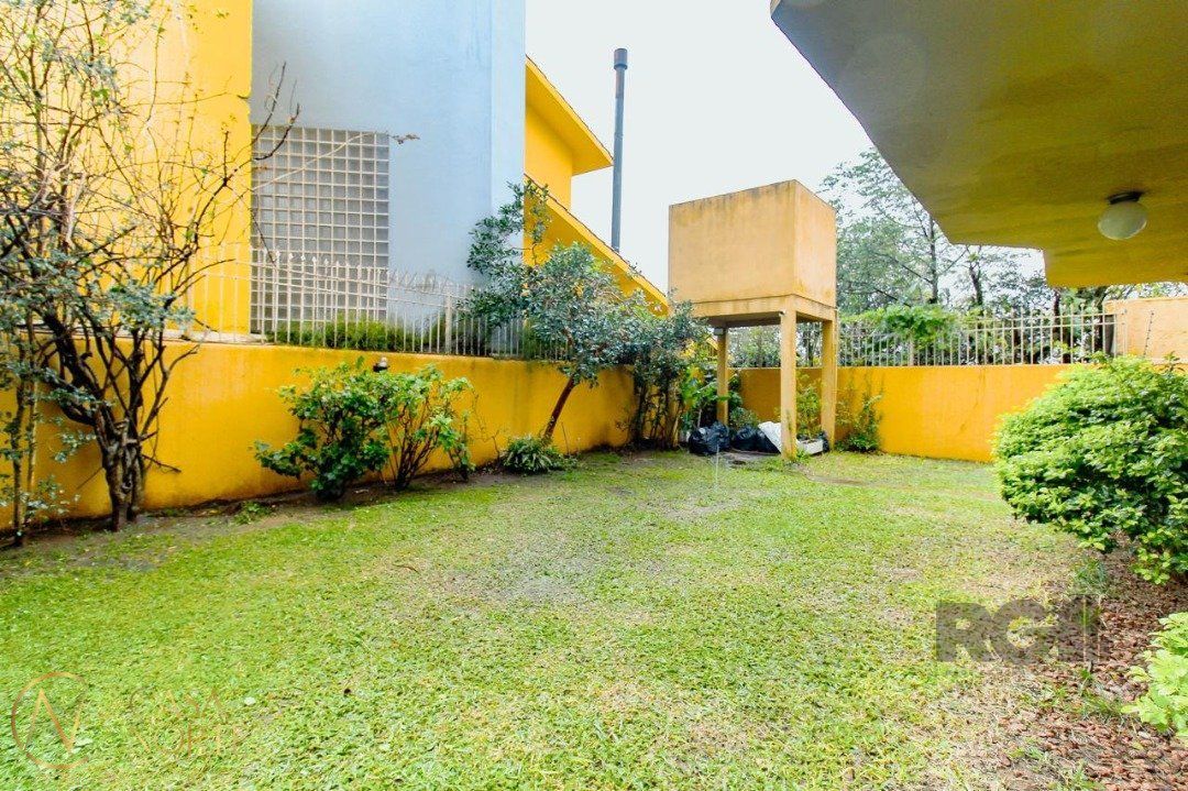 Apartamento à venda com 3 quartos, 138m², 1 suíte, 1 vaga, Rua Doutor Raul Moreira no bairro Cristal em Porto Alegre