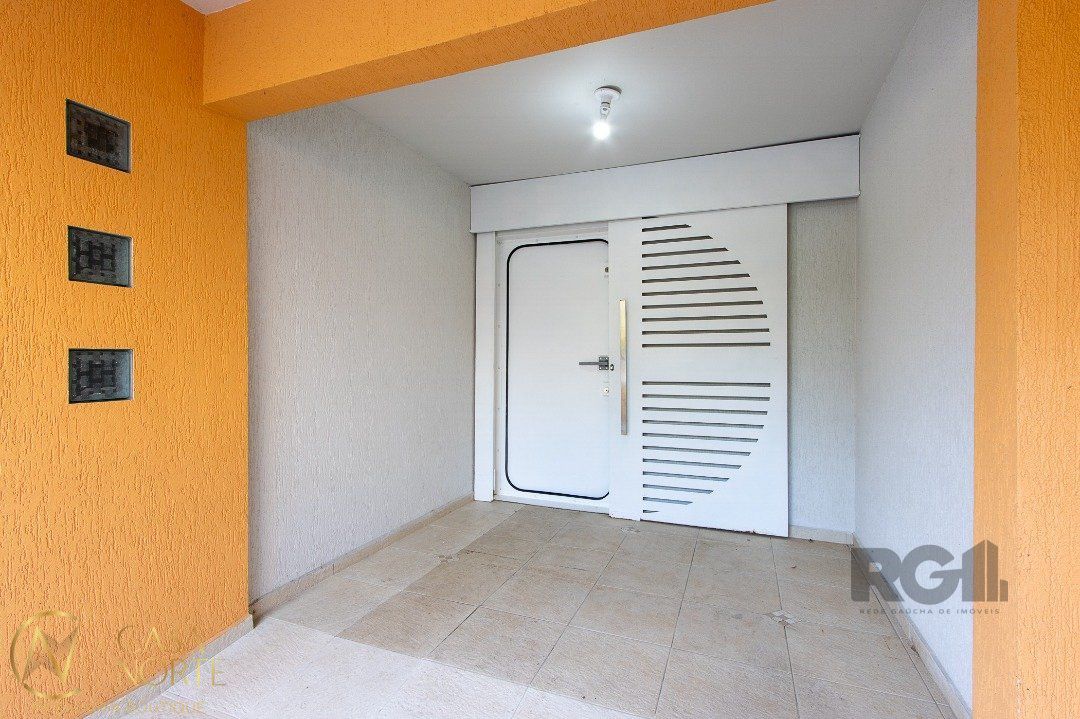 Casa à venda com 4 quartos, 229m², 1 suíte, 3 vagas, Rua Damasco no bairro Azenha em Porto Alegre
