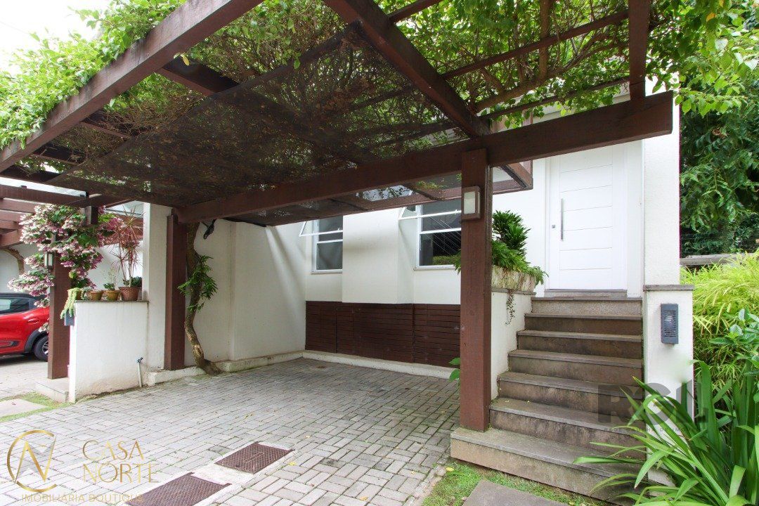 Casa de Condomínio à venda com 3 quartos, 177m², 1 suíte, 2 vagas, Rua Conselheiro Xavier da Costa no bairro Ipanema em Porto Alegre