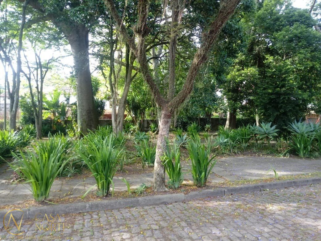Casa à venda com 3 quartos, 226m², 3 suítes, 3 vagas, Rua Erico Silveira Peixoto no bairro Ipanema em Porto Alegre
