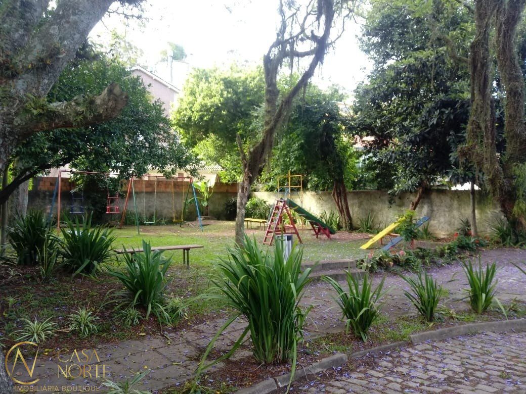 Casa à venda com 3 quartos, 226m², 3 suítes, 3 vagas, Rua Erico Silveira Peixoto no bairro Ipanema em Porto Alegre