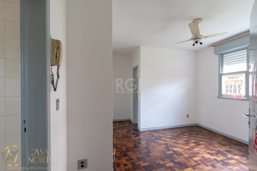 Apartamento à venda com 1 quarto, 36m², 1 vaga, Travessa Escobar no bairro Camaquã em Porto Alegre