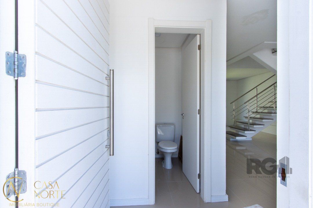 Casa de Condomínio à venda com 3 quartos, 197m², 1 suíte, 2 vagas, Rua Intendente Alfredo Azevedo no bairro Glória em Porto Alegre
