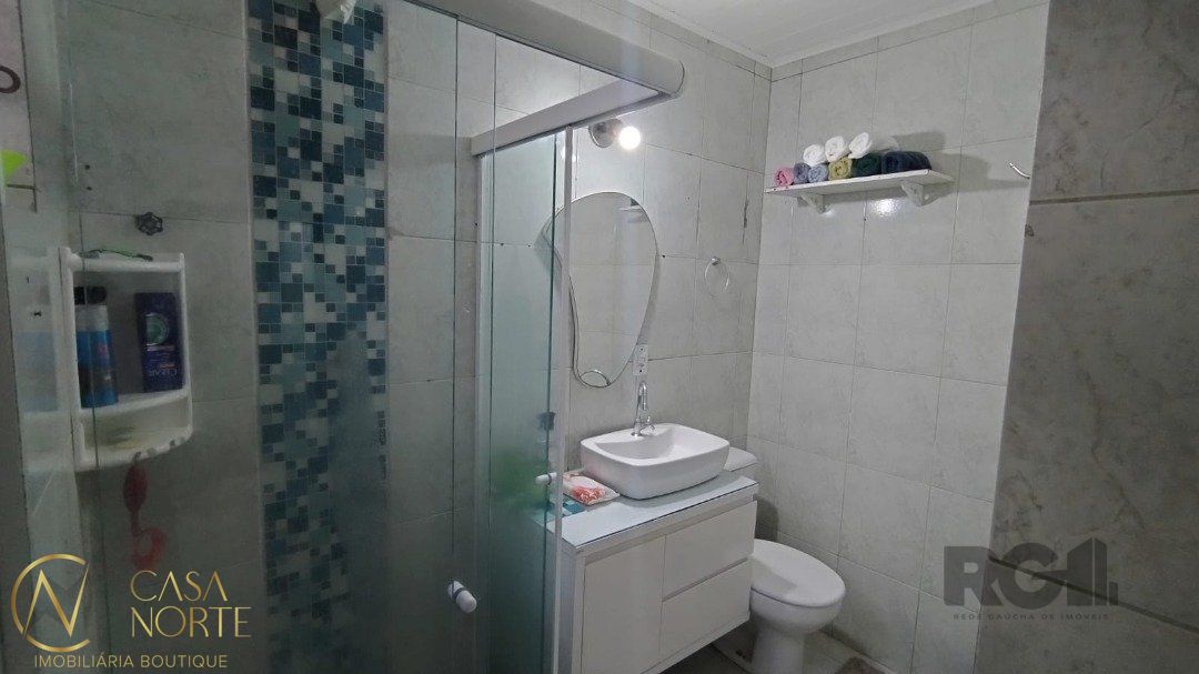 Casa à venda com 4 quartos, 168m², 2 suítes, 5 vagas, Avenida Nilo Ruschel no bairro Morro Santana em Porto Alegre