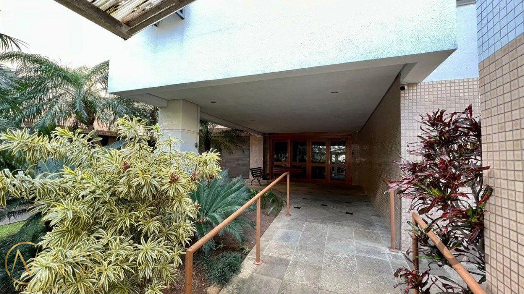 Apartamento à venda com 3 quartos, 83m², 1 suíte, 1 vaga, Rua Domingos Crescencio no bairro Santana em Porto Alegre