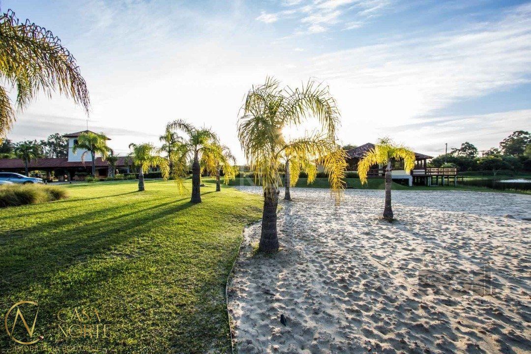 Terreno à venda  com 689m², Avenida Juca Batista no bairro Belém Novo em Porto Alegre