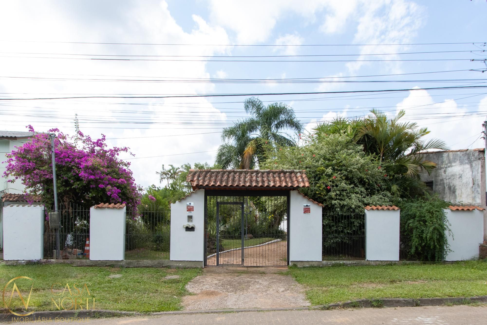 Casa à venda com 3 quartos, 160m², 1 suíte, 4 vagas, Rua José Alves de Castro no bairro Vila Nova em Porto Alegre