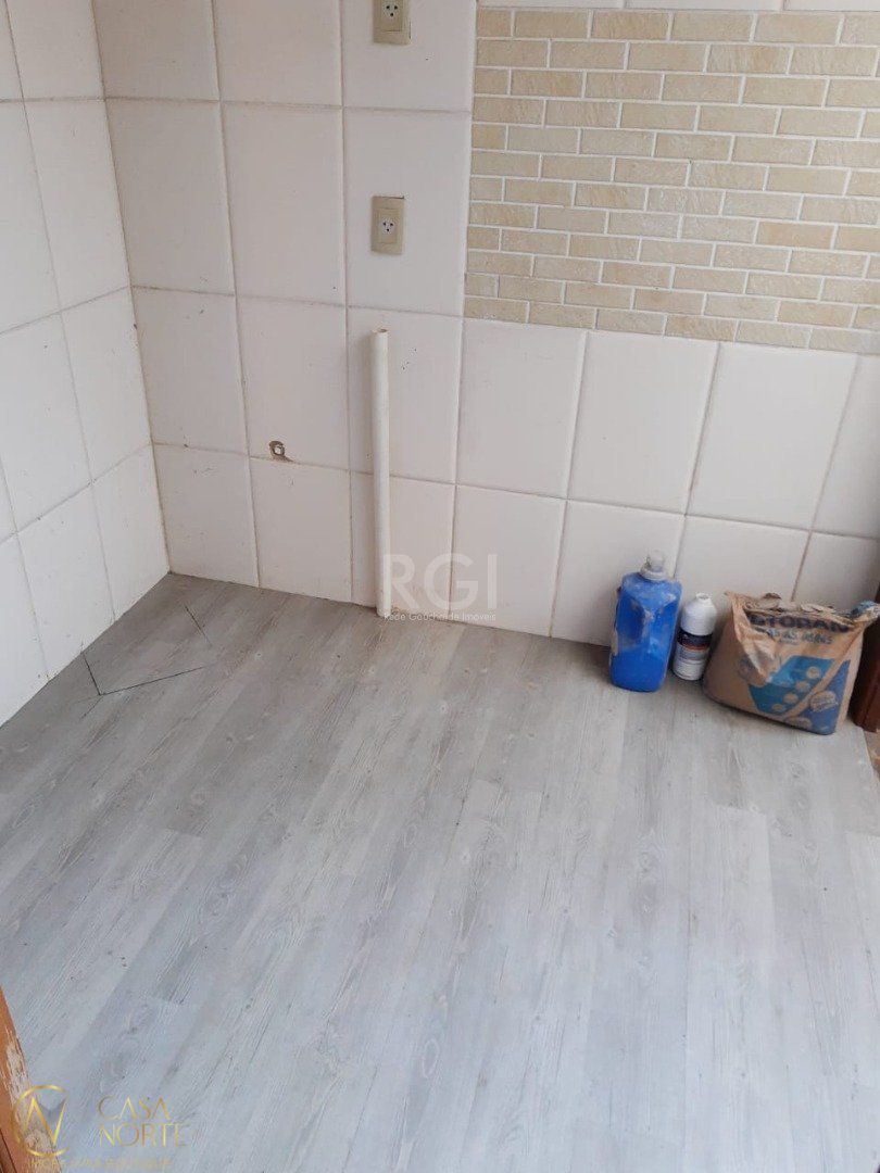 Casa de Condomínio à venda com 3 quartos, 82m², 1 suíte, 1 vaga, Rua Professor Joaquim Louzada no bairro Camaquã em Porto Alegre