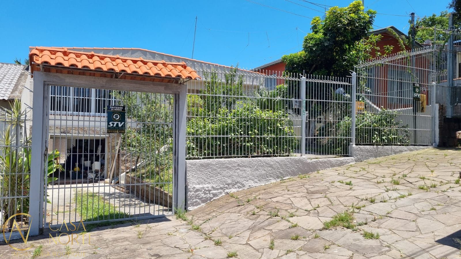 Casa à venda com 3 quartos, 250m², -4 vaga, Rua Comandai no bairro Cristal em Porto Alegre
