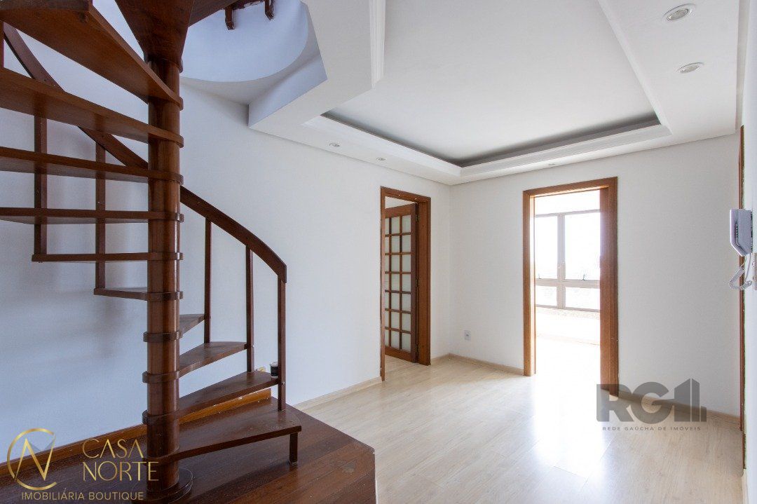 Cobertura à venda com 3 quartos, 152m², Rua Catumbi no bairro Medianeira em Porto Alegre