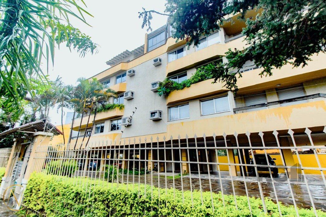 Apartamento à venda com 3 quartos, 138m², 1 suíte, 1 vaga, Rua Doutor Raul Moreira no bairro Cristal em Porto Alegre
