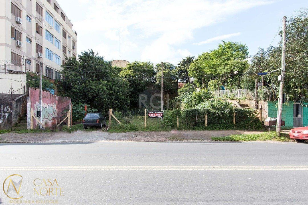 Terreno à venda  com 660m², Avenida Otto Niemeyer no bairro Tristeza em Porto Alegre