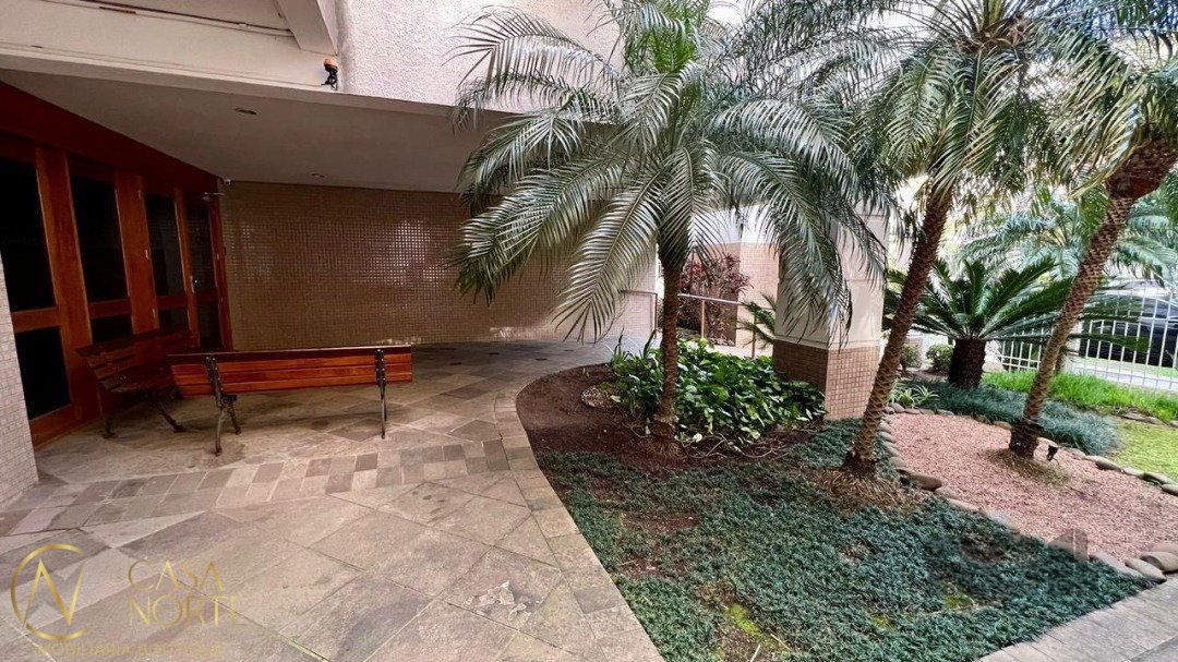 Apartamento à venda com 3 quartos, 83m², 1 suíte, 1 vaga, Rua Domingos Crescencio no bairro Santana em Porto Alegre