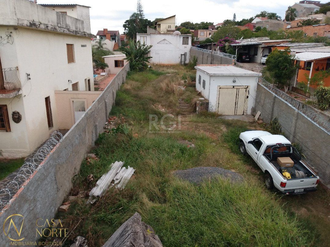 Terreno à venda  com 715m², Rua Sepe Tiaraju - Ate 828 - Lado Par no bairro Santa Tereza em Porto Alegre
