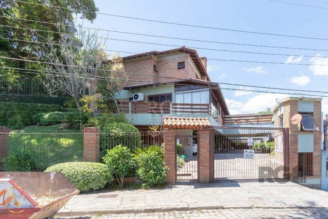 Casa de Condomínio à venda com 3 quartos, 196m², 1 suíte, 2 vagas, Rua Doutor David de Azevedo Gusmão no bairro Jardim Isabel em Porto Alegre