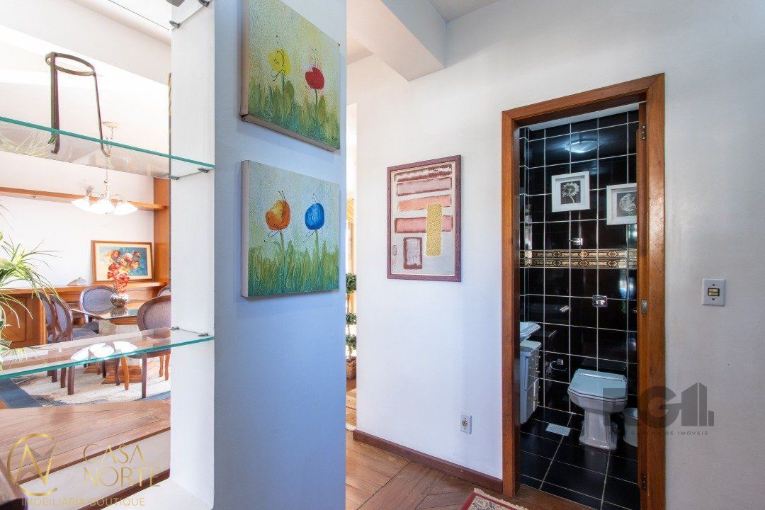 Casa à venda com 3 quartos, 287m², 1 suíte, 6 vagas, Rua Doutor Pitrez no bairro Ipanema em Porto Alegre