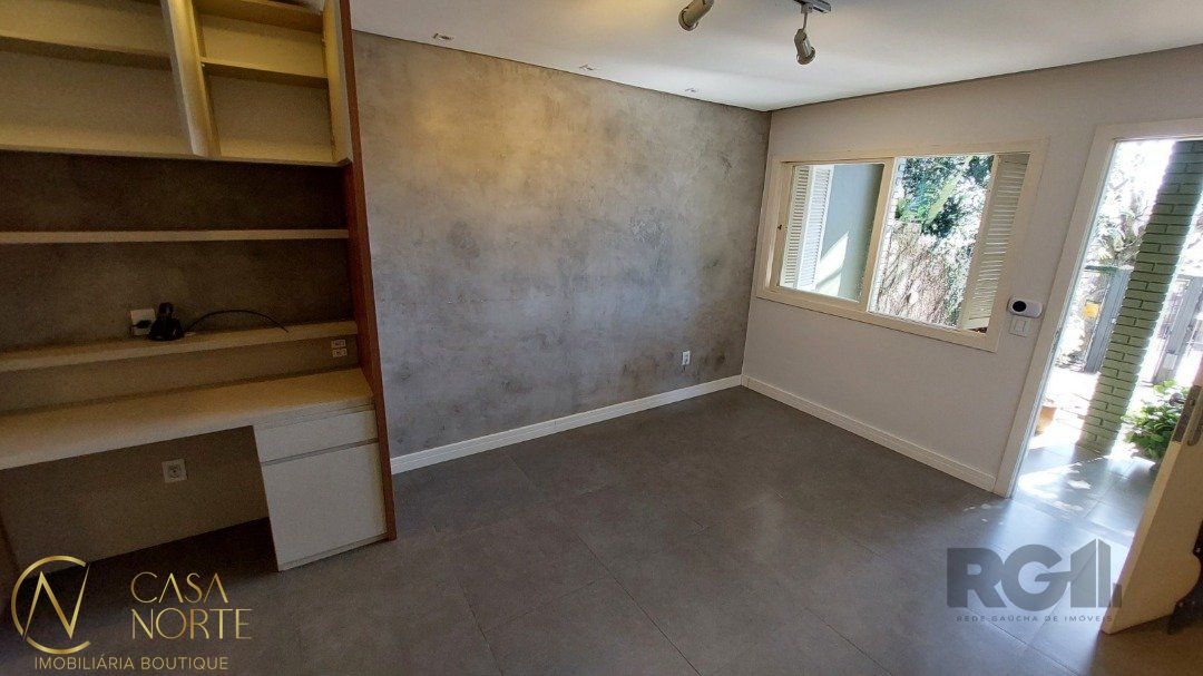Casa à venda com 2 quartos, 109m², 2 vagas, Rua General Rondon no bairro Tristeza em Porto Alegre