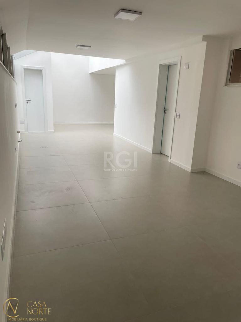 Sala Comercial à venda , 76m², Rua Dona Laura no bairro Rio Branco em Porto Alegre