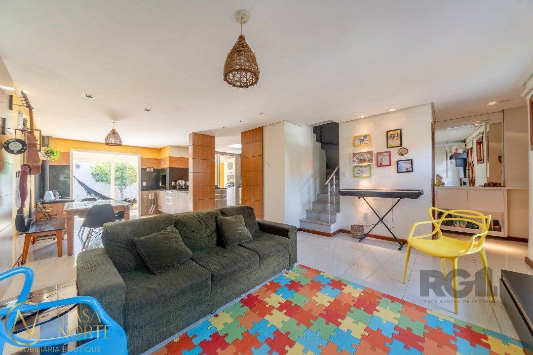 Casa de Condomínio à venda com 3 quartos, 153m², 1 suíte, 2 vagas, Rua Guatambu no bairro Hípica em Porto Alegre